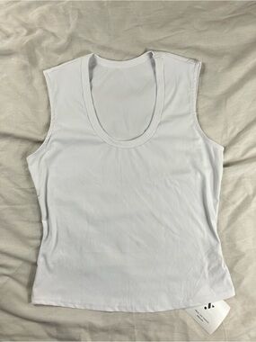 Yousify White Scoop Neck Tank Top